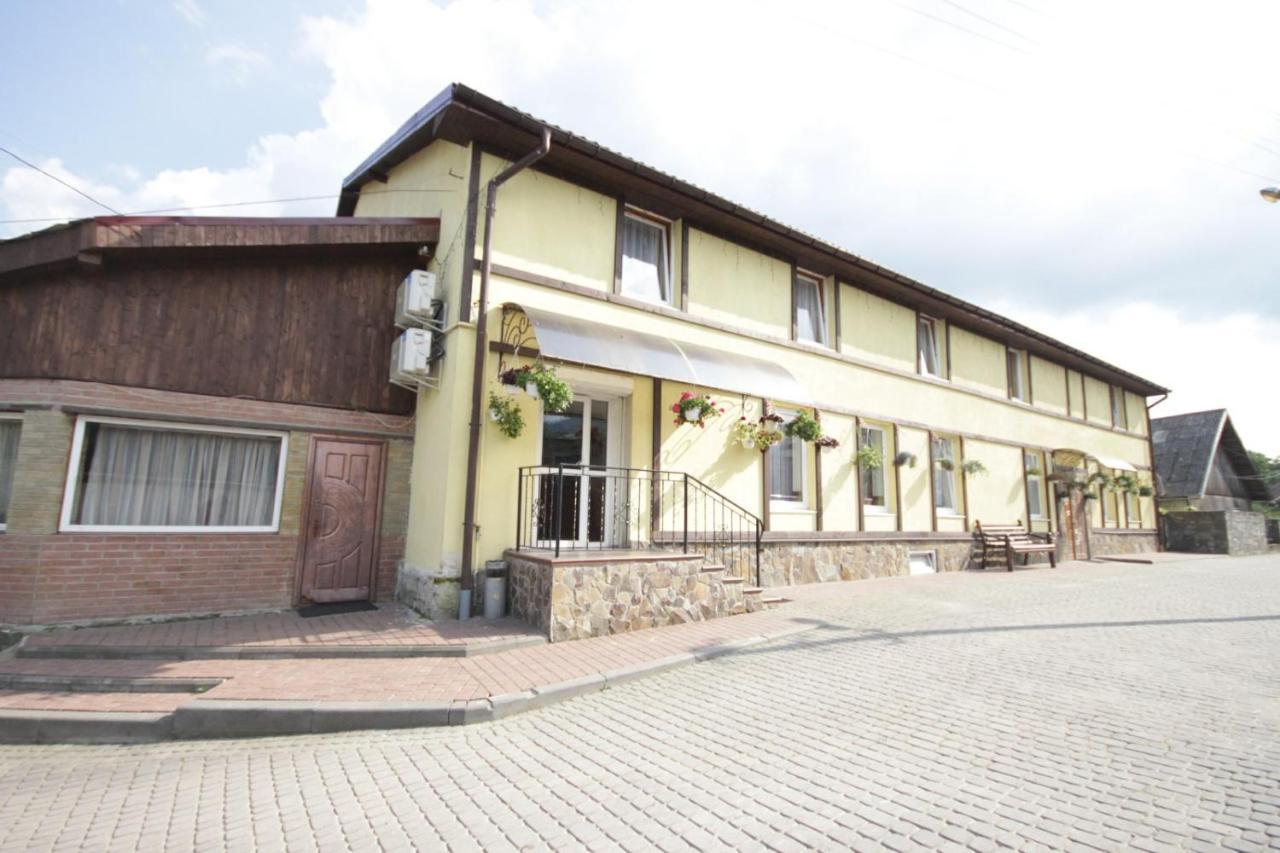 Гірка Hotel Skole Buitenkant foto